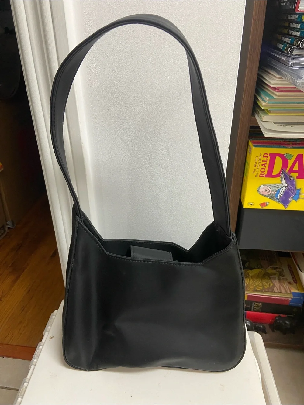 GUESS Black Nylon Shoulder Bag Y2K Minimal Baguette Purse Small Handbag - Picture 2 of 5